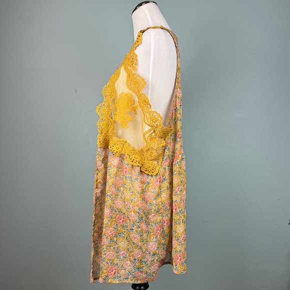 Gorgeous Textured Shawl - Picture 3 of 9